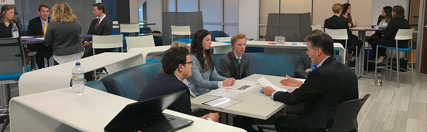 VANTAGE Students meeting with mentors